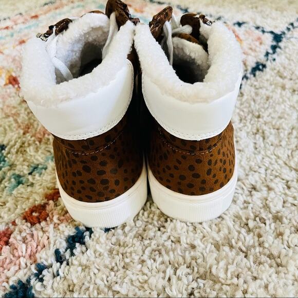 NEW Universal Thread brown leopard animal print Sherpa high top sneakers 11 - Picture 5 of 9